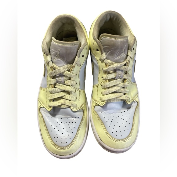Nike Air Jordan Lemonade Low Size 7.5 - Picture 3 of 6